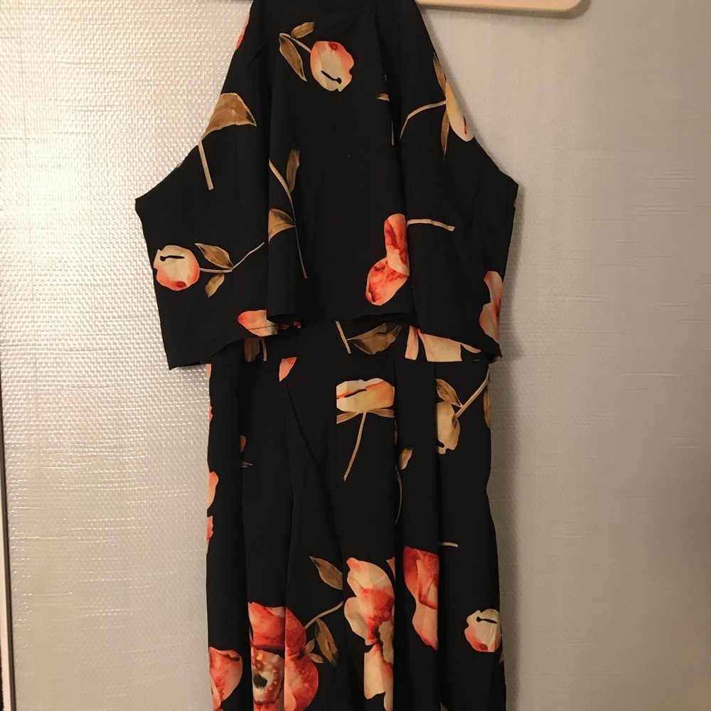Tulip Romper - Picture 2 of 4